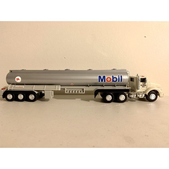 1993 Mobil Oil Limited Edition Collectors Series Toy Tanker Truck Die Cast - Picture 1 of 11
